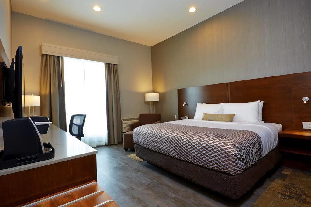 Best Western Plus East Side Саскатун Экстерьер фото